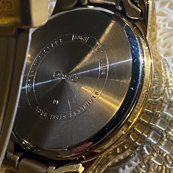 Watch - Picture 2 of 2